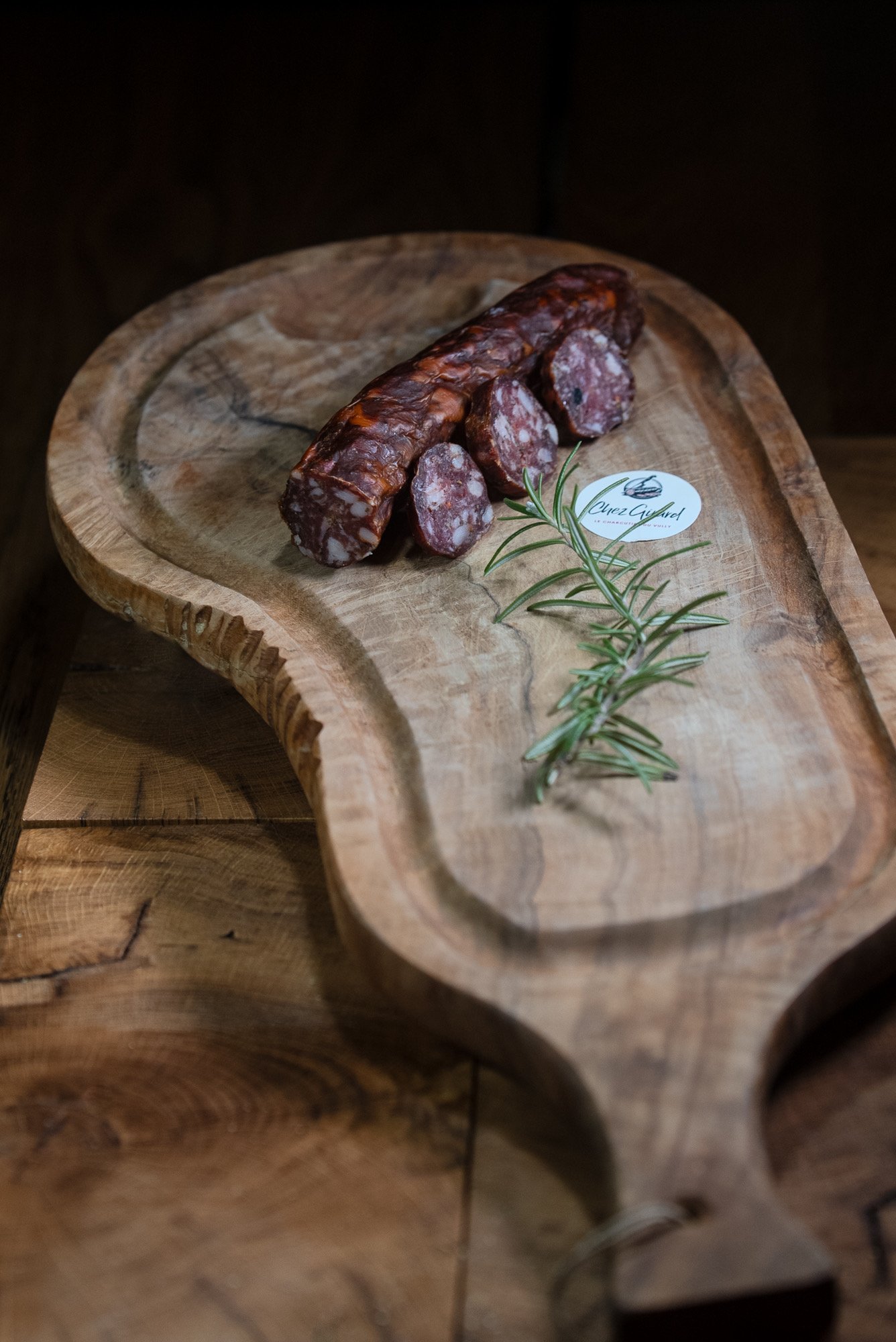 Saucisse sur planche - Le Charcutier Du Vully
